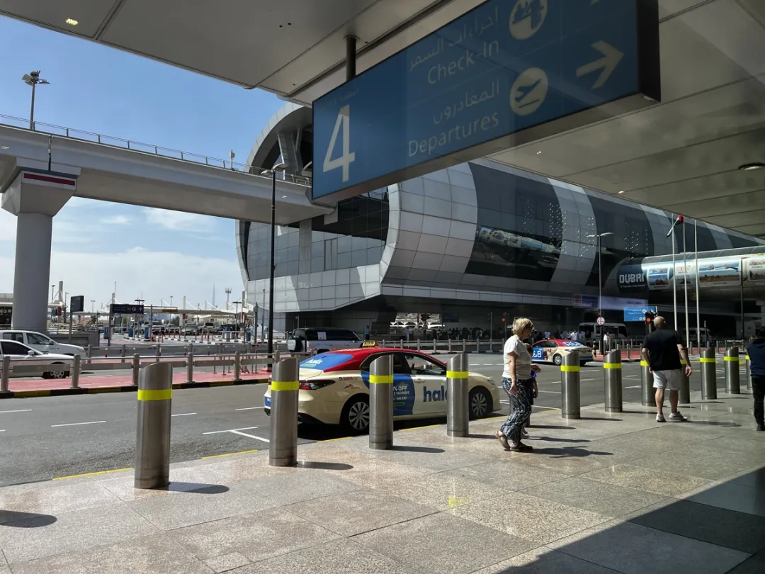 迪拜空中出租车起降场来了 打飞的上班还远吗